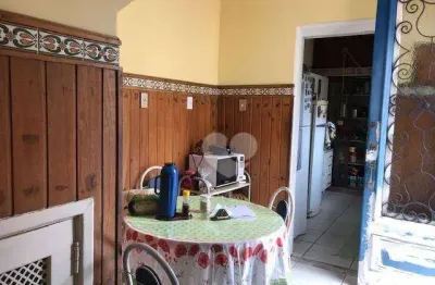 Excelente casa duplex 5 quartos, área externa, vaga