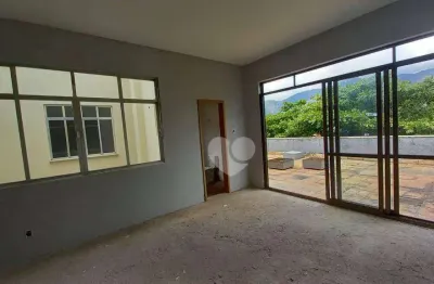 Cobertura linear a venda  com 5 quartos, suite, dependências completa, terraço. 250m² no valor  r$899.000,00 - grajaú - rio de janeiro / rj.