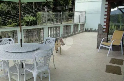 Casa com 4 quartos à venda, 344 m² por r$ 1.500.000 - golfe - teresópolis/rj