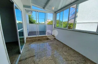 Casa de condom. triplex com 4 suítes, 2 vagas, 176 m² por r$ 950.000 - recreio dos bandeirantes - rio de janeiro/rj