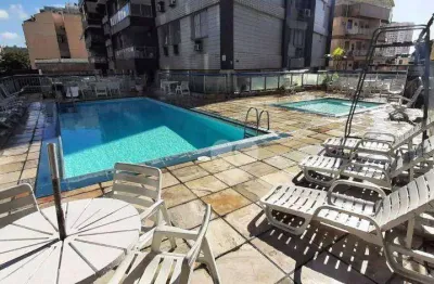 Cobertura 3 quartos  duplex, terraço e 2 vagas demarcadas.