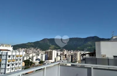 Cobertura 3 quartos, 2 suítes e 2 vagas de garagem.
