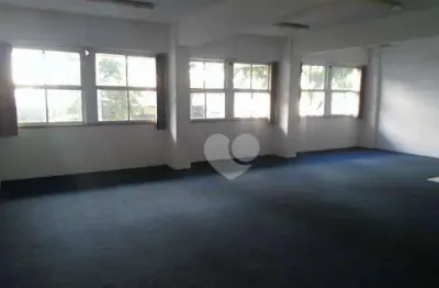 Otima sobreloja no centro da cidade perto do santos dumont e metro da cinelandia