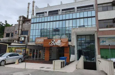 Sala comercial a venda em localização privilegiada no coração do recreio mobiliada