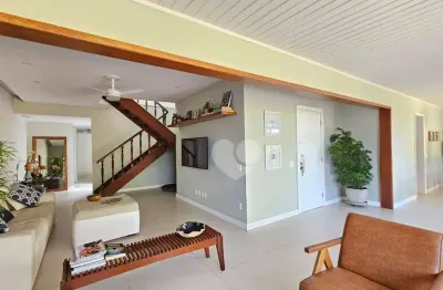 Jardim oceânico - cobertura duplex  reformada com vista livre para a pedra da gávea, próximo a olegário maciel, praia e metrô. barra da tijuca/rj.