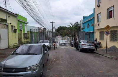 Riachuelo vendo loja comercial com girau area livre na frente da loja.