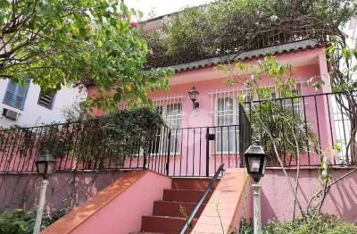 Casa duplex a venda no grajaú, 03 quartos, área serviço, gagragem, quintal, lavanderia e dependências.