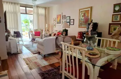 Apartamento frente varandão quarta quadra praia três quartos (2 suítes)