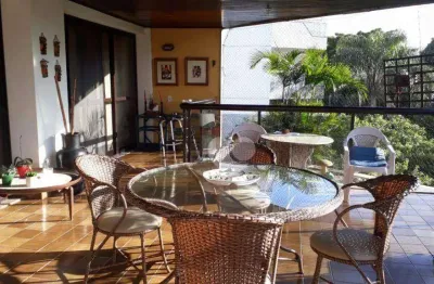 Apartamento 182 m2 lâmina 3 quartos sendo 1 suíte, varandão frente 2 vagas