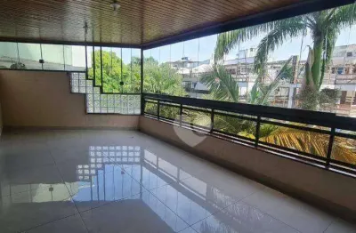 Lindo apartamento lâmina com 158m2 , com 3 quartos sendo 1 suíte, ampla sala com varandão, 2vagas , piscina e salão de festas.