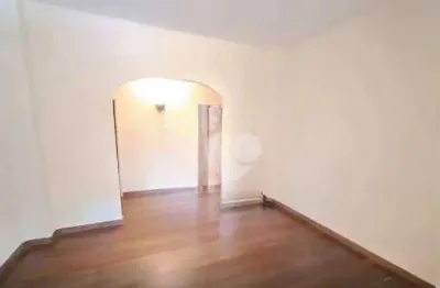 Apartamento 2 quartos,2 banheiros 70m² , no coracão da urca