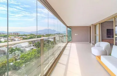 Condomínio no latitud - apartamento totalmente reformado e planejado com 4 quartos sendo 3 suítes. próximo ao golf olímpico.