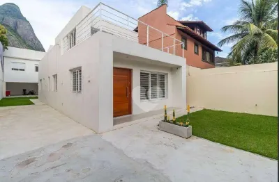 Condomínio Amaba - Casa Duplex recém construída em localização nobre, próximo aos principais pontos da Barrinha, com proximidade à Praia e ao Metrô.