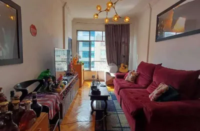 Apartamento 03 quartos na tijuca, vaga garagem, área serviço, colado ao metrô saens pena.