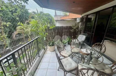 Jardim oceânico - apartamento de frente de 3 quartos à 100  metros da olegário maciel e praia do pepê/barra da tijuca. oportunidade!