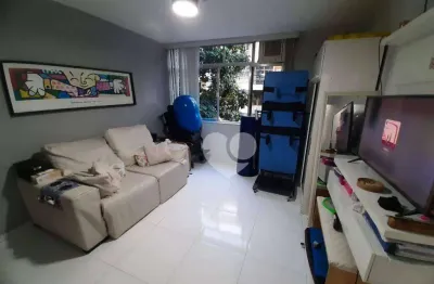 Apartamento 02 quartos, 02 suites, área de serviço, vaga de garagem, frente, sol da manhã, elevador, banheiro serviço, portões eletrônicos