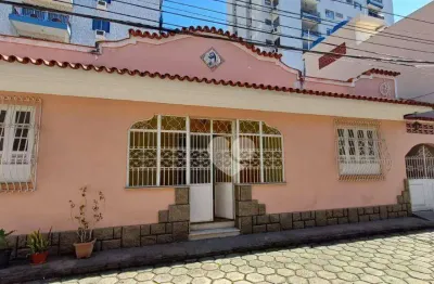 Casa de vila linear e sem condomínio - 3 vagas - ótima localização - r$580.000,00 - méier - rj