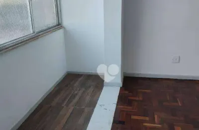 Apartamento 2 quartos, dependências completas a venda no engenho de dentro
