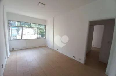 Apartamento com dois quartos na rua pompeu loureiro perto do metrô do cantagalo