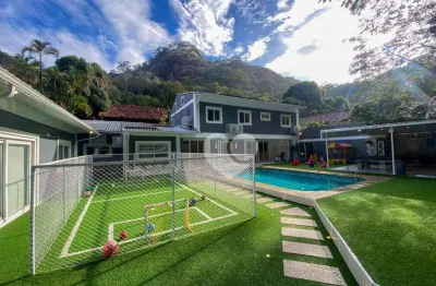 Mansão contemporânea em condomínio fechado | 6 suítes, automação de última geração e lazer completo