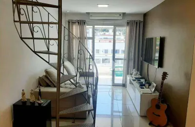 Cobertura duplex, 03 quartos, 01 suite, dependências, área de serviço, churrasqueira, 01 vaga de garagem.
