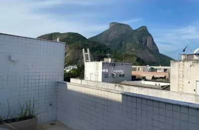 Cobertura Duplex no jardim oceânico, próxima à Praça do Pomar