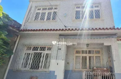 Casa duplex de vila a venda, sala, 3quartos, 2banheiros, área de serviço. valor r$374.000,00- vila isabel/rj.