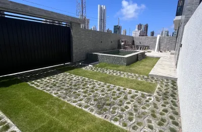 Apt tipo casa, área externa grande com piscina privativa. perto do parque