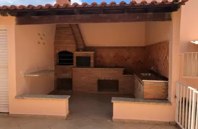 Casa a bairro planalto, unica em lote 3/4 suite, otima localizaçao!