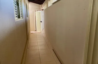 Linda casa 3/4 suite, armarios, churrasqueira, roosevelt,  uberlandia