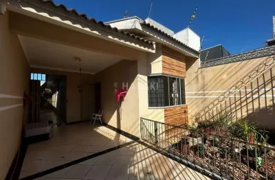 Casa para venda em maringá, jardim itália ii, 3 dormitórios, 1 suíte, 2 banheiros, 2 vagas