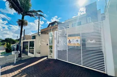 Sobrado com ampla área de lazer e sobra de terreno no recanto tropical