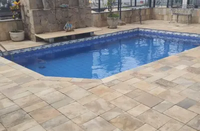 Frente Mar! Aptº c/03 dormts, sendo 01 suite, garagem demarcada, planejados, lazer completo!