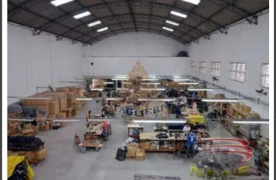 Galpão 1100m2. pé direito 14mts.trifásico. locado mas vende