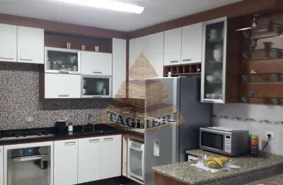 Sobrado 3 dormitórios,1suite,com armários, 125 metros, 2 vagas