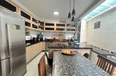 Oportunidade sobrado tatuapé rua tranquila 3 suítes 4 vagas