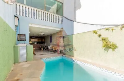 Vendo lindo sobrado c/ piscina, 4 quartos, 2 suítes, 8 vagas - água rasa