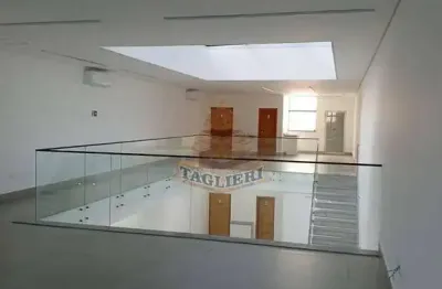 Prédio comercial com  mezanino e elevador no tatuapé
