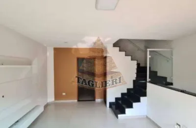 Aluga-se excelente sobrado em condomínio fechado! rua tranquila.