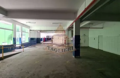GALPÃO COMERCIAL com 2714m2. 02 ruas. Água Rasa! Excelente ponto comercial!
