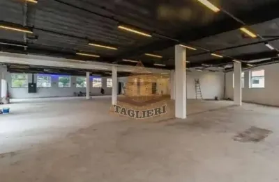 Salão comercial superior com elevador // área total 724,32 m² - carrão