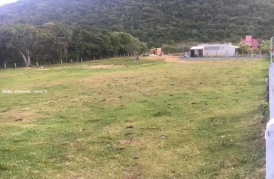 Terreno à venda no São João do Rio Vermelho, Florianópolis 