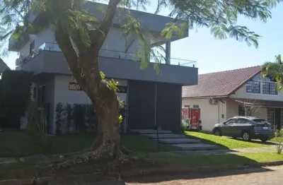 Com escritura pública para venda em florianópolis, jurerê, 4 dormitórios, 2 suítes, 3 banheiros, 2 vagas