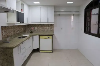 Sua casa dos sonhos em condomínio fechado – 3 suítes + lazer completo em irajá