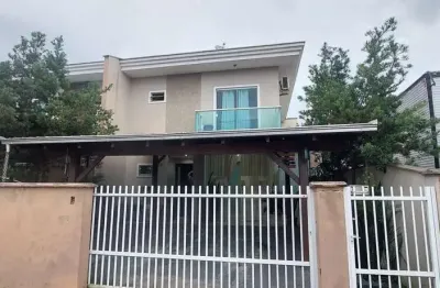 Seu novo lar espera por você! sobrado geminado 1s+2 no bairro aventureiro - joinville/sc