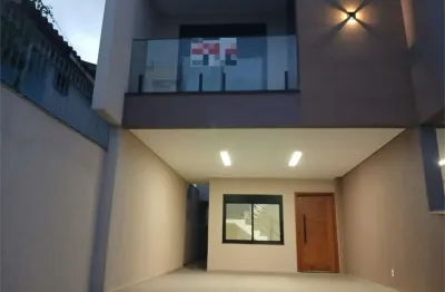Bela casa de 3d com suíte no coração do bairro ipiranga