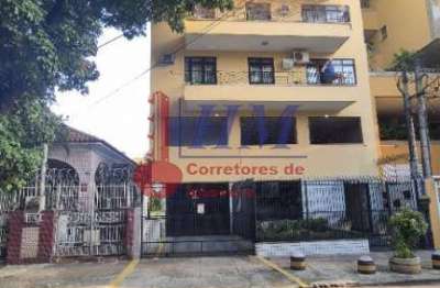 Apartamento de 3 quartos, sendo 1 suíte, localizado na rua magalhães
