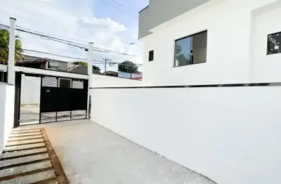 Localizado em um dos bairros mais charmosos de são paulo, o jardim helena, este imóvel encanta logo na entrada. com uma fachada imponente e moderna, a casa de dois dormitórios é o lar perfeito para qu