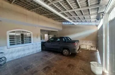 Localizada na charmosa vila nivi, esta encantadora casa de 2 dormitórios é o lar perfeito para quem busca conforto e praticidade. com uma entrada a partir de 32 mil reais e documentação em ordem, o fi