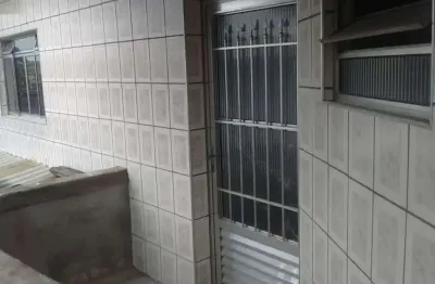 Localizado no bairro jardim guarujá, em são paulo, este sobrado é a opção ideal para quem busca conforto, praticidade e um ótimo custo-benefício. com entrada a partir de 25 mil reais e documentação em